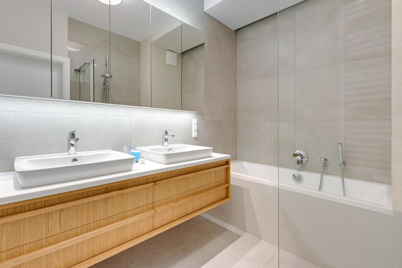 Premium Family & Business Old Town Riverside Apartment With Parking Gdaňsk Exteriér fotografie